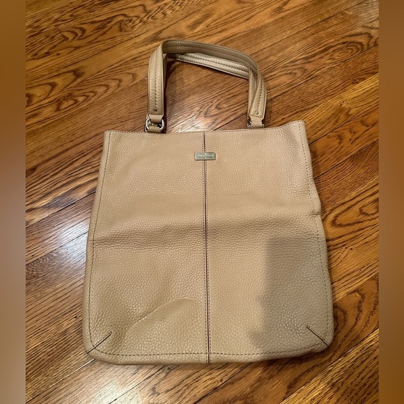 Cole Haan Handbags - Cole Haan Women’s Tan Hand Bag